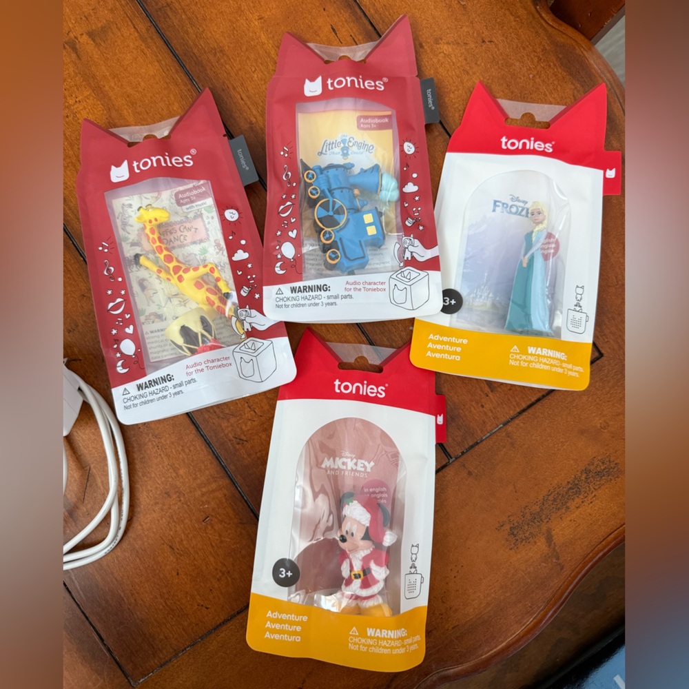 EUC Tonie Box 1.0 with 4 NIB Tonies! - Picture 2 of 5